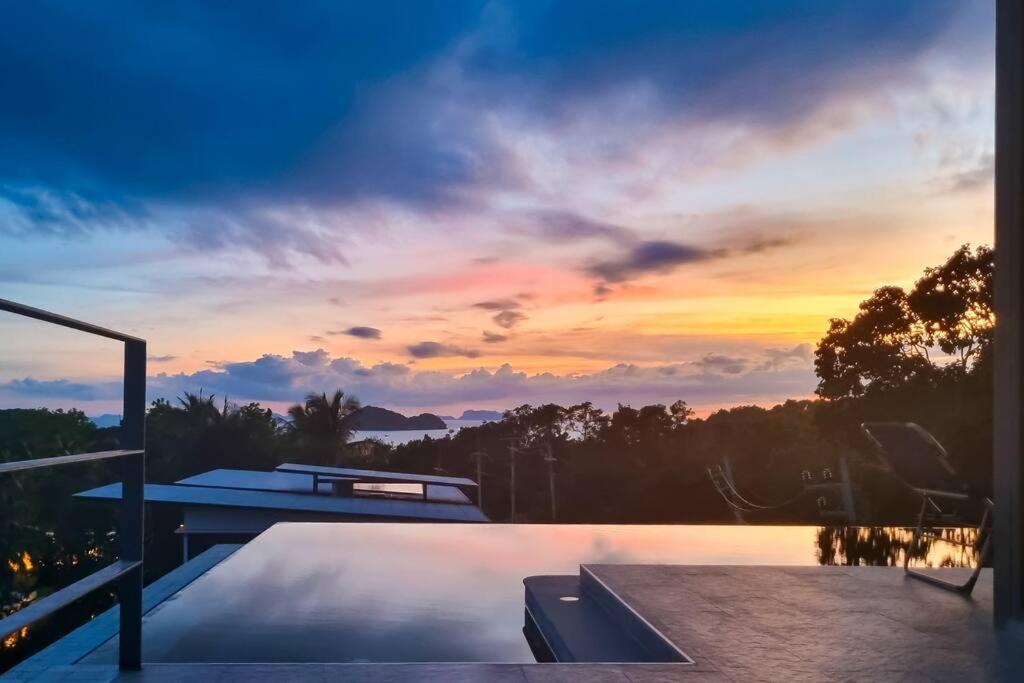 Stunning Seaview Pool Villa *