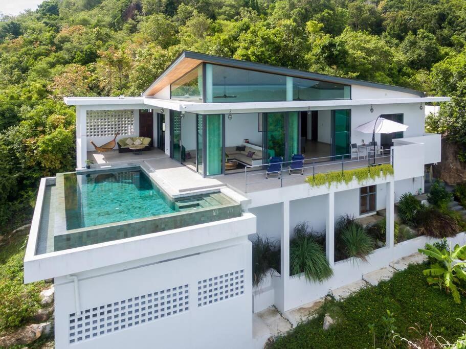 Stunning Seaview Pool Villa *