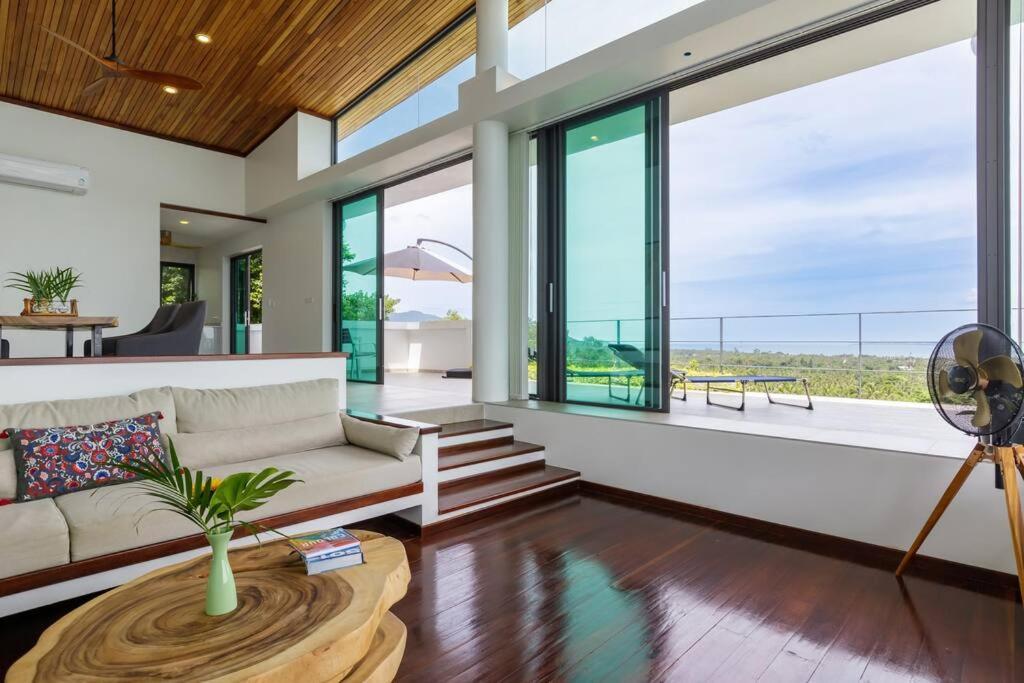 Stunning Seaview Pool Villa *