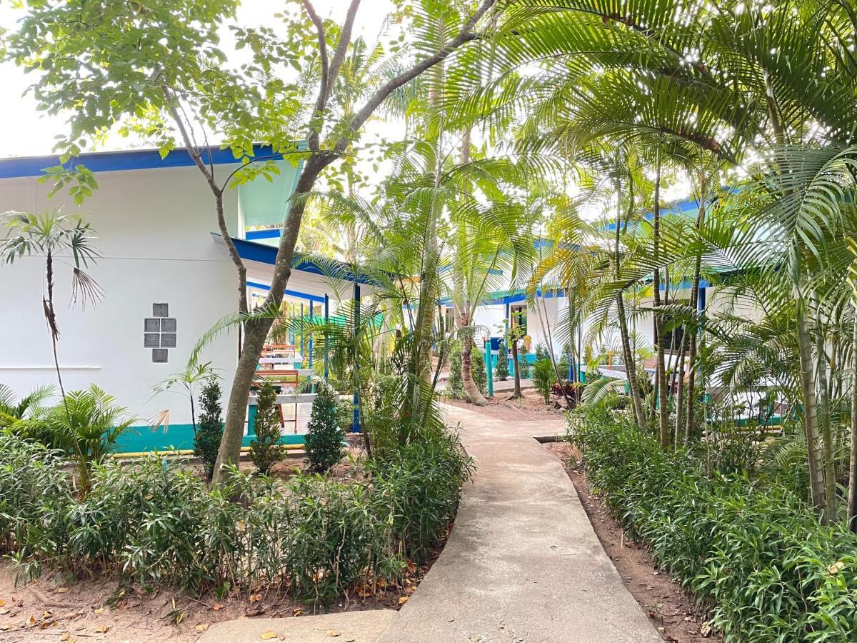 Resort Lanta Island 3*