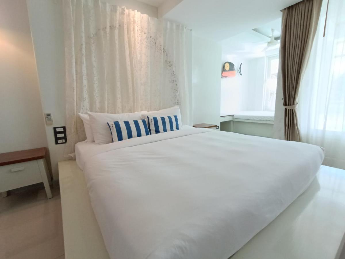 The Oia 5*