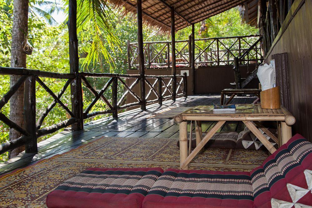 Shiralea Backpackers