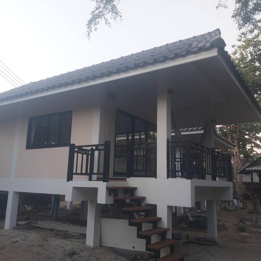 Resort Family Hut *