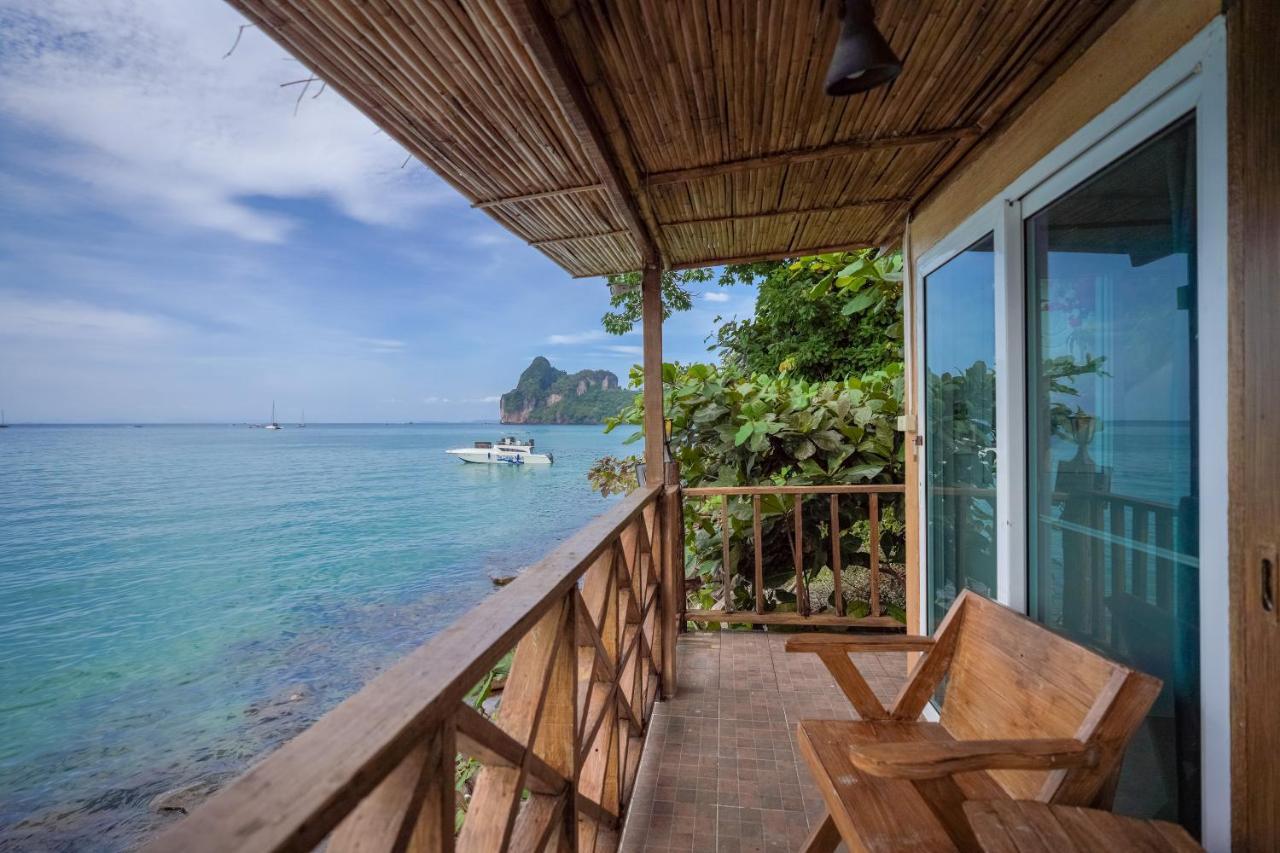 Cozy Seafront Hotel 2*