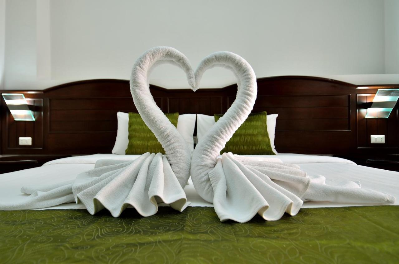 Samui First House Hotel 3*