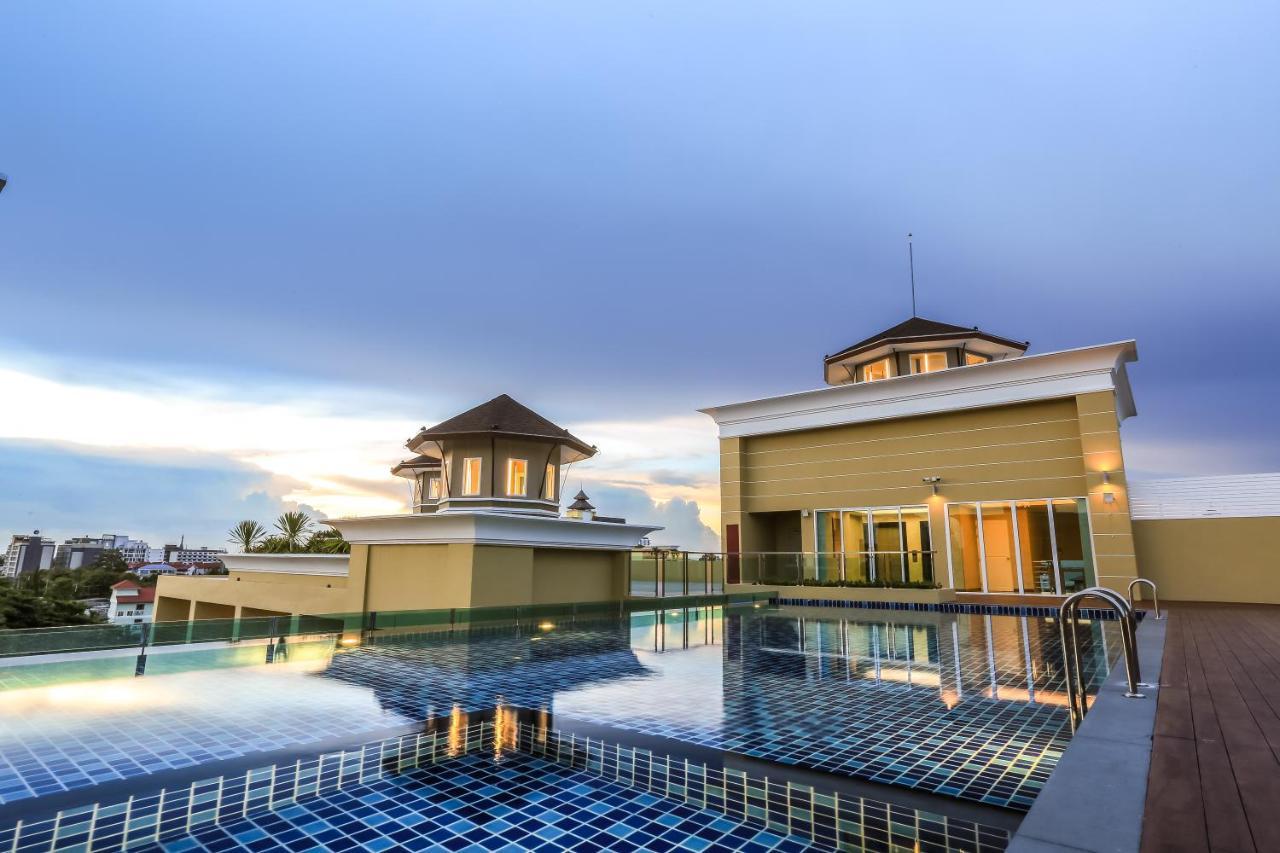 Crystal Palace Luxury Hotel