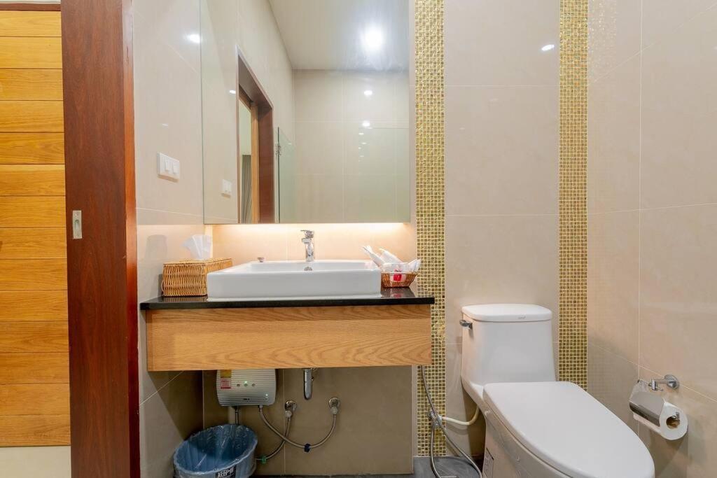 สุขใจพูลวิลลา : ไปรเวทวิลลาวิวทะเลกลางเมือง Villa *