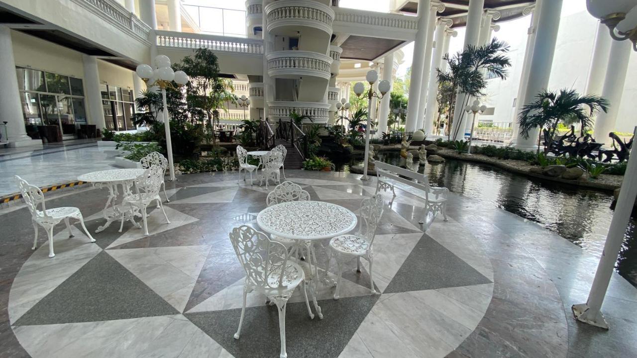 Sky Beachfront Apartment