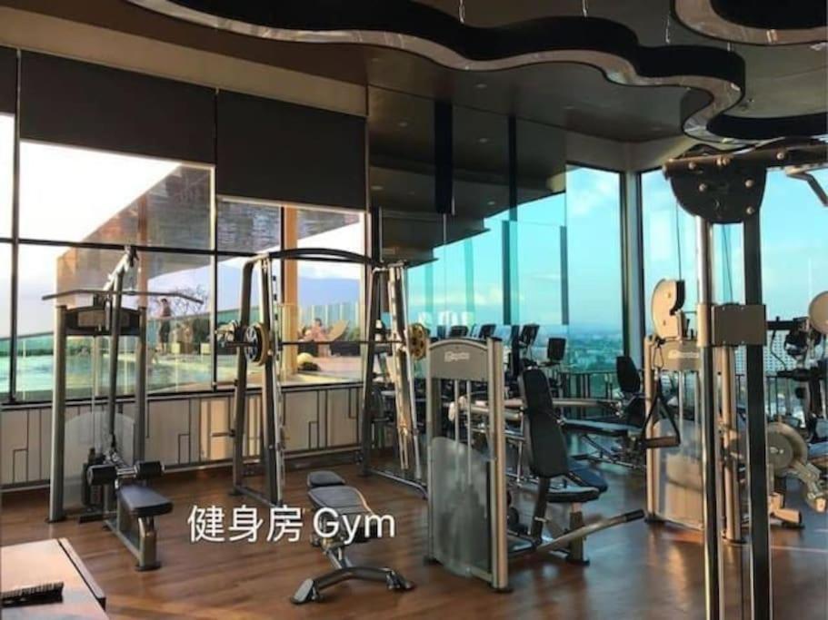 Apartment The Astra 高端无边泳池 / 靠近夜市 / 长康路 / 51 平大床房 717 Chiang Mai