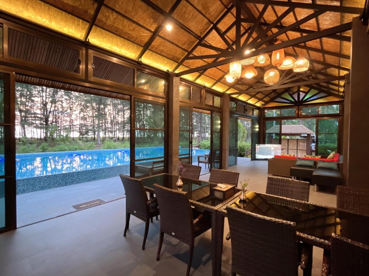 Holiday home Coral Pool