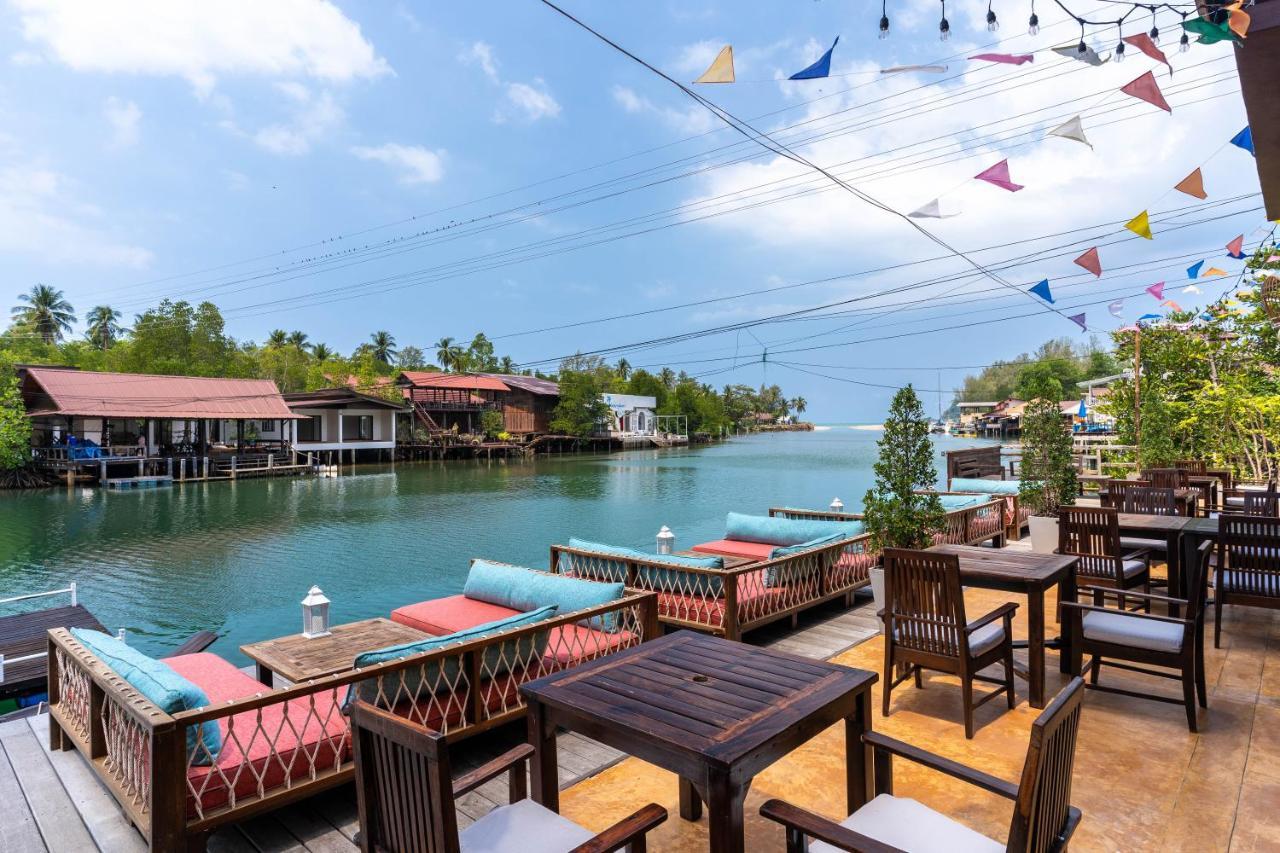 Aana & Resort 4*
