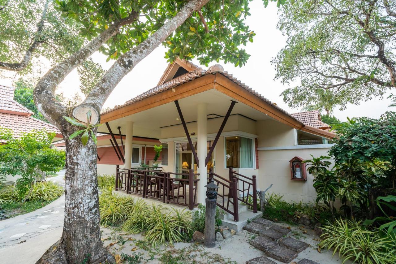Resort Paradise & 4*