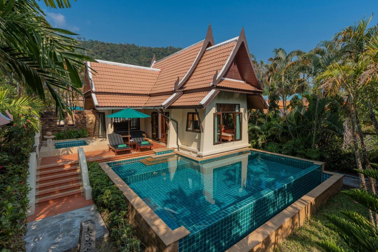 Resort Paradise & 4*