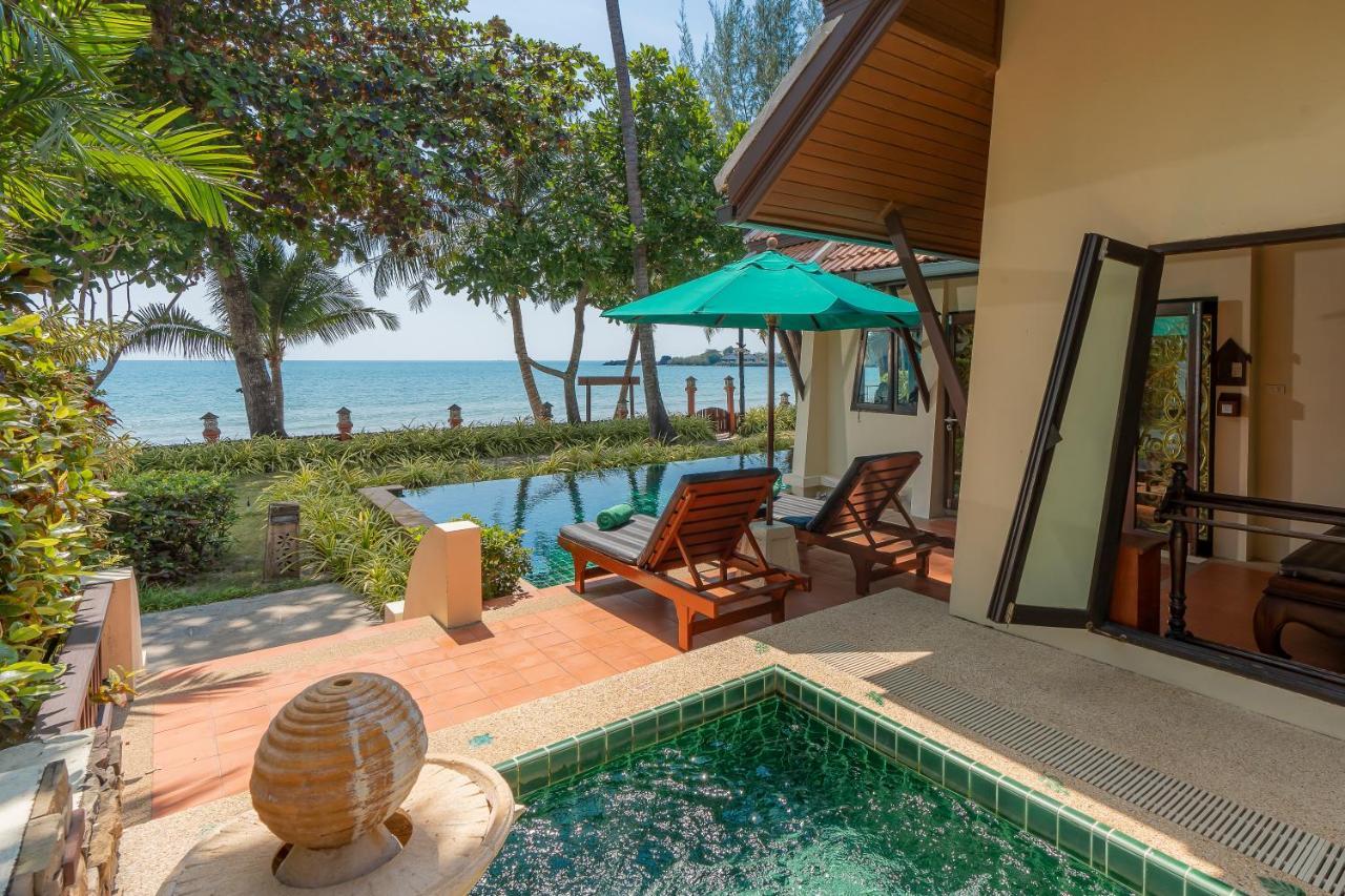 Resort Paradise &