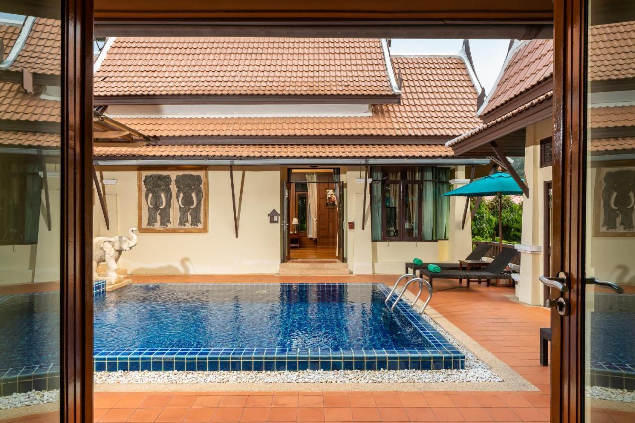 Resort Paradise &