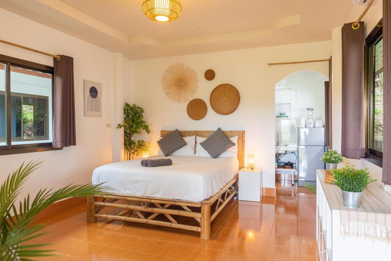 Kalani Bungalows, Resort