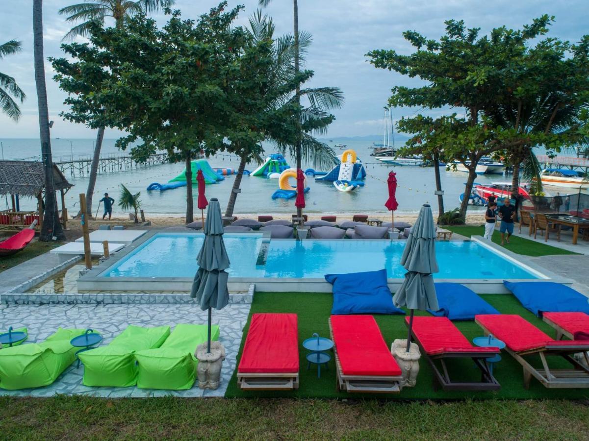 Hotel Samui Pier Front & 3*