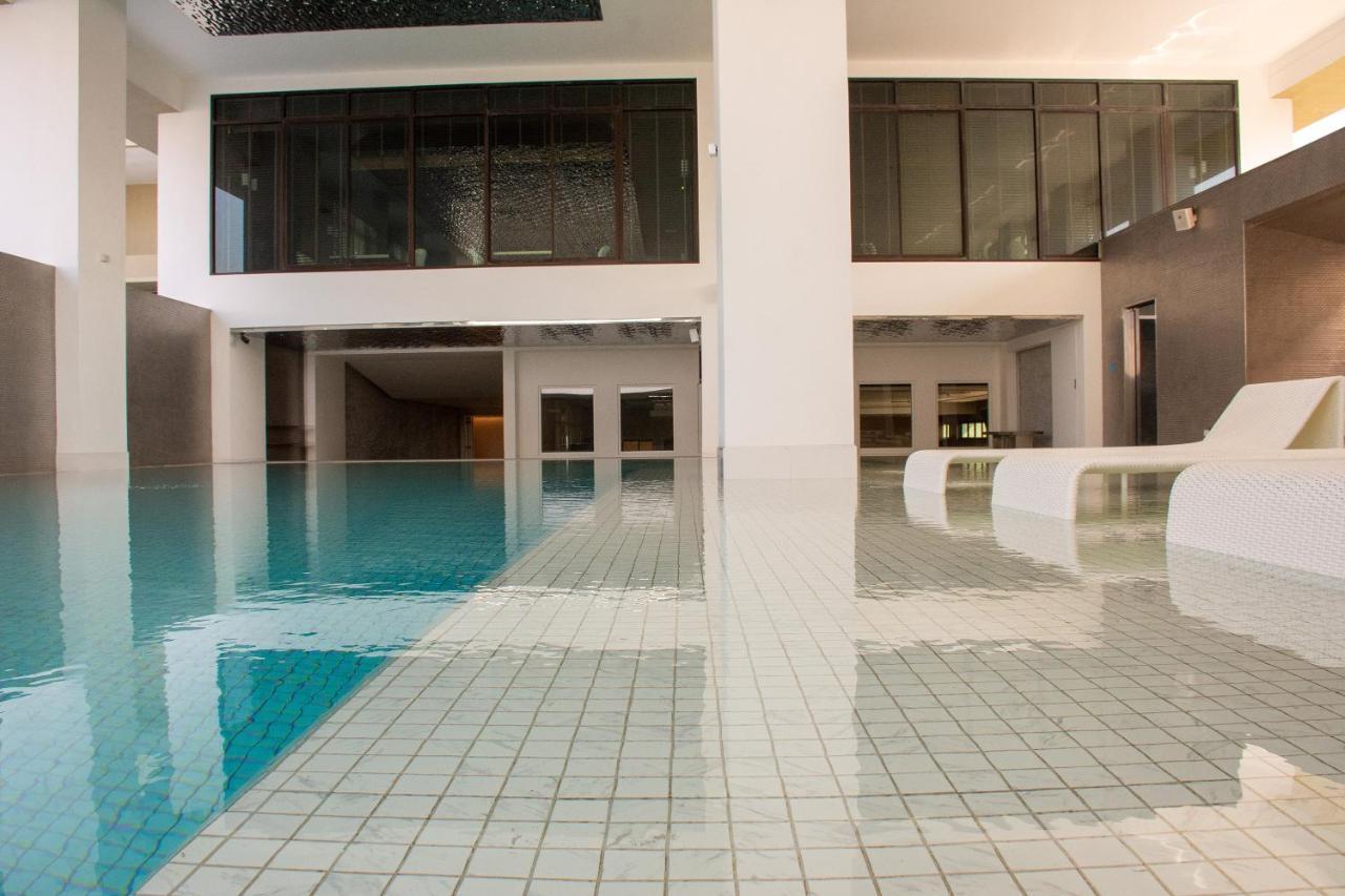 Grand Richmond Stylish Convention Hotel 5*