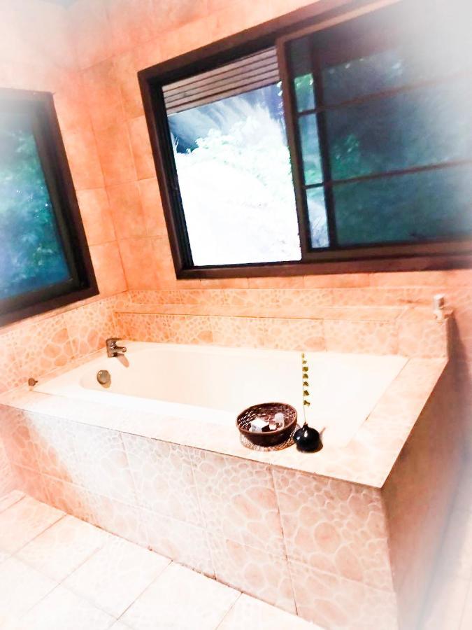 Kawarin Secret Hut And Hotel