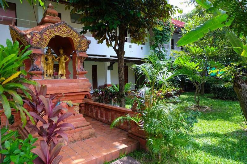 Karinthip Village