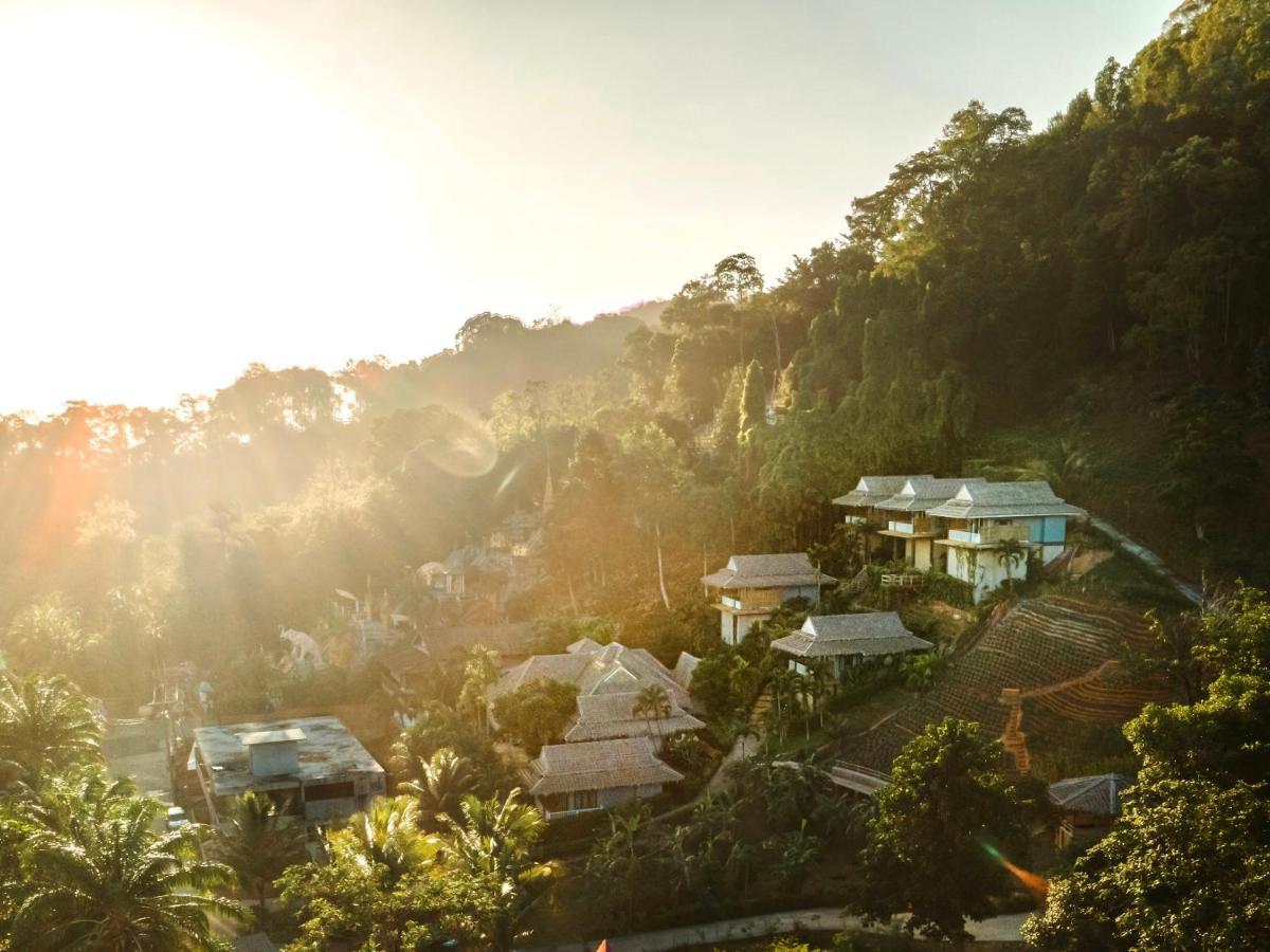Baan Phuvara Retreat - Romantic Jacuzzi Mountain View Guest house *