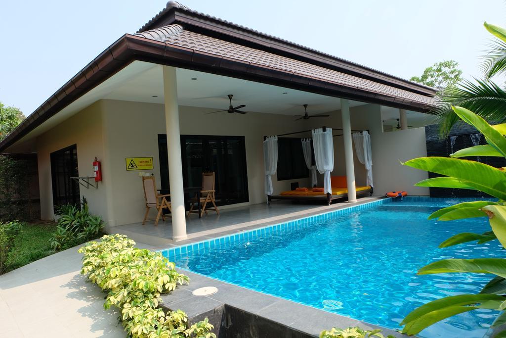 Thai Thani Pool