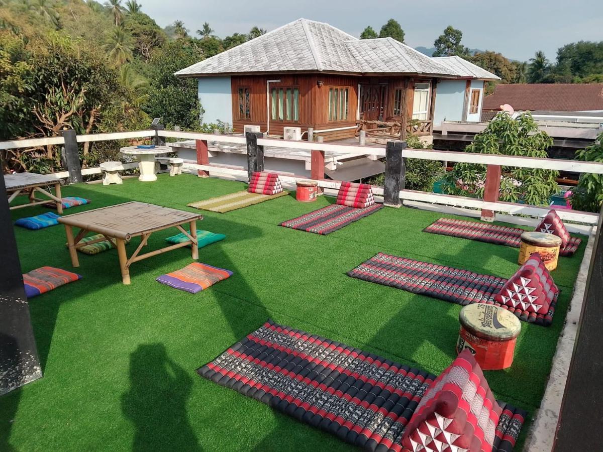 Billabong And Cafe Hotel 3*