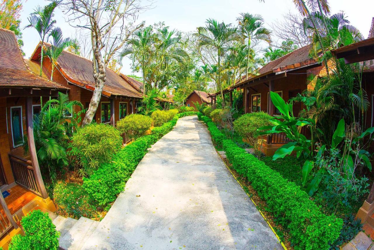 Golden Pine And Resort Chiang Rai