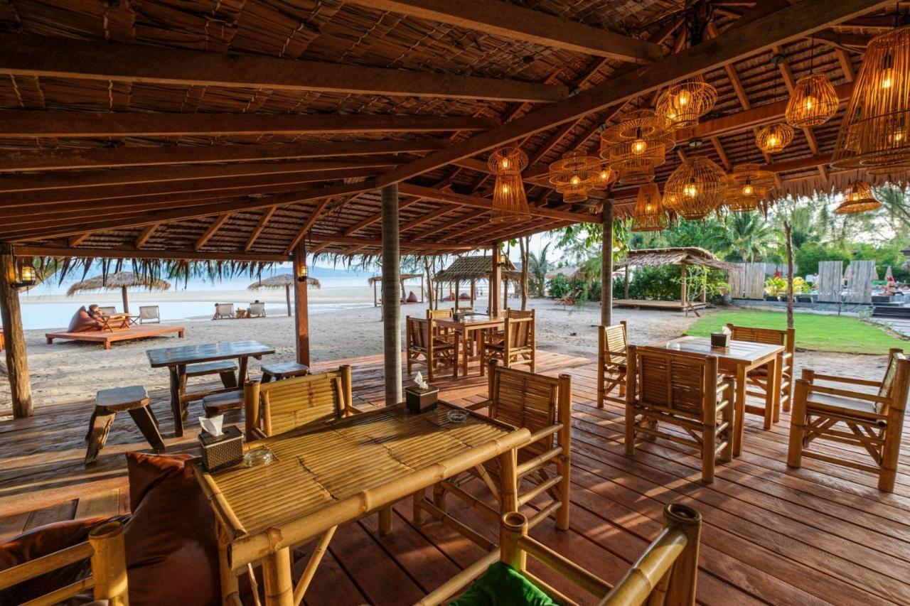 Resort At Sea *
