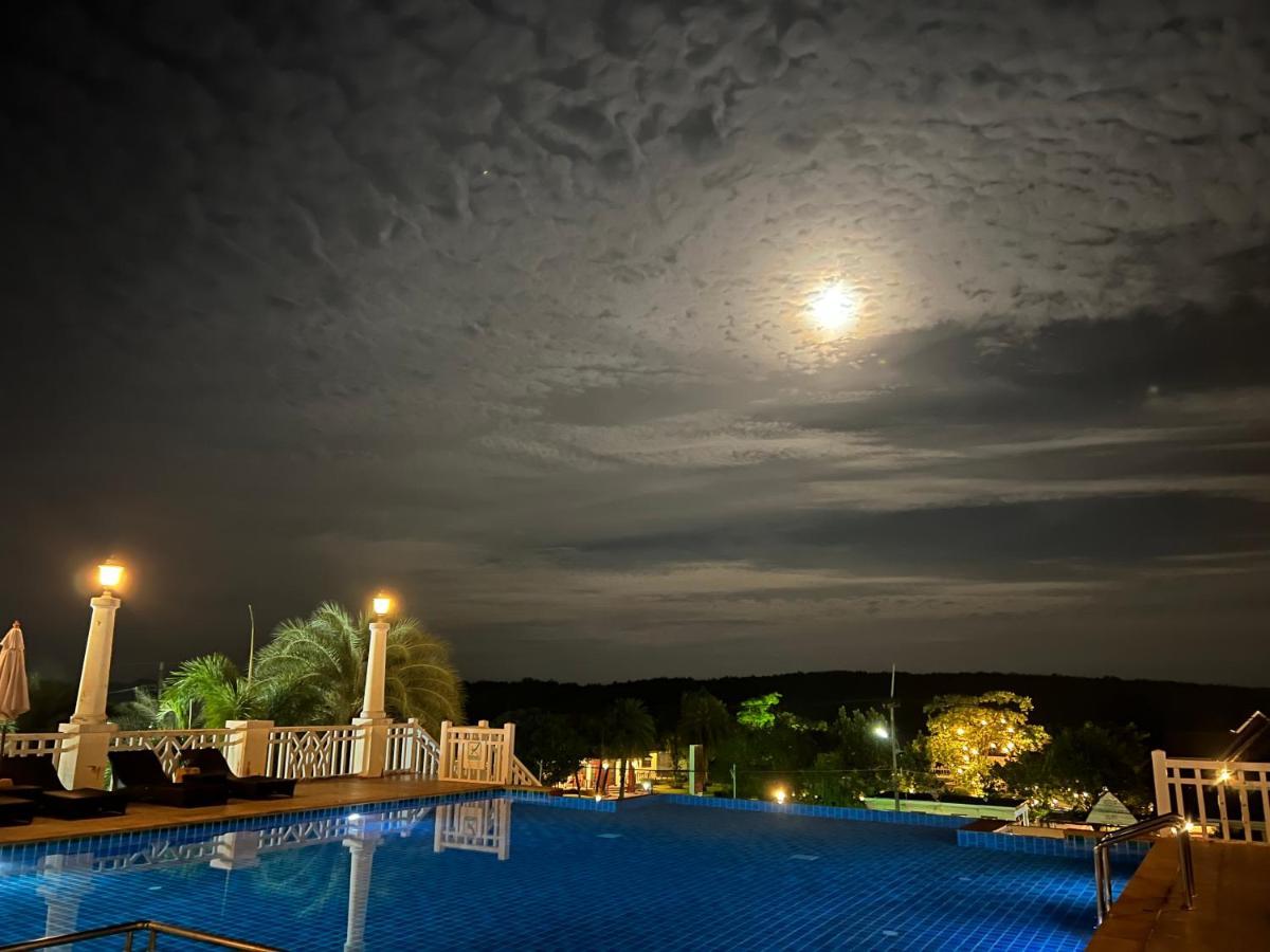 Front Bay Resort Krabi