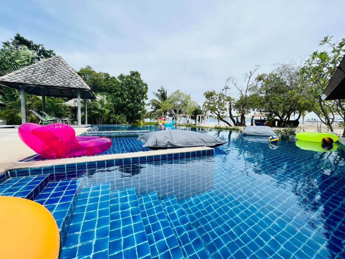 Resort Sabaii Bay