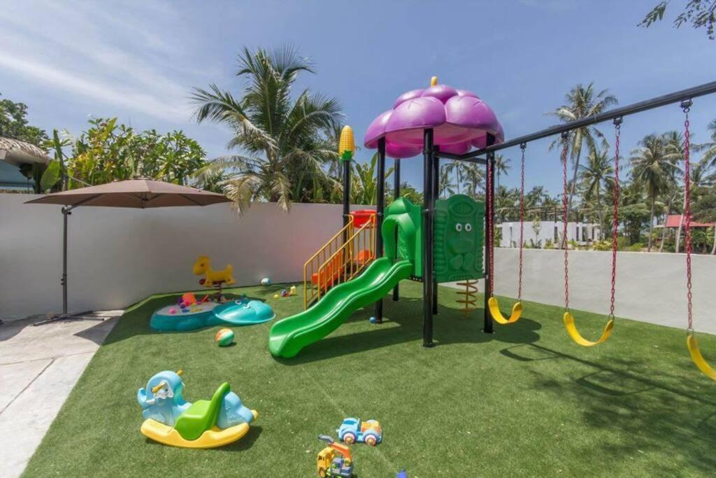 Villa 5-bdr Luxury At A With Club And Concierge Service