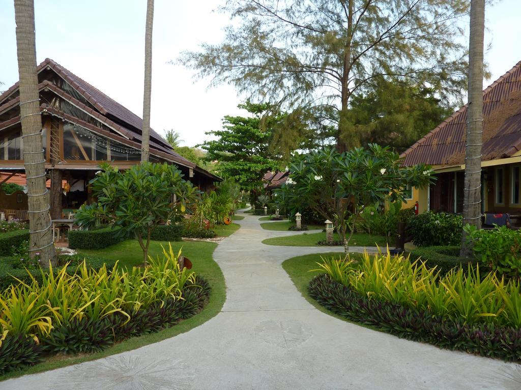 Lanta Castaway Resort