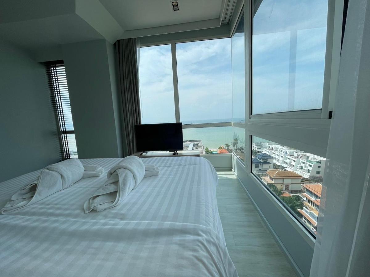 By Hello Pattaya At Veranda