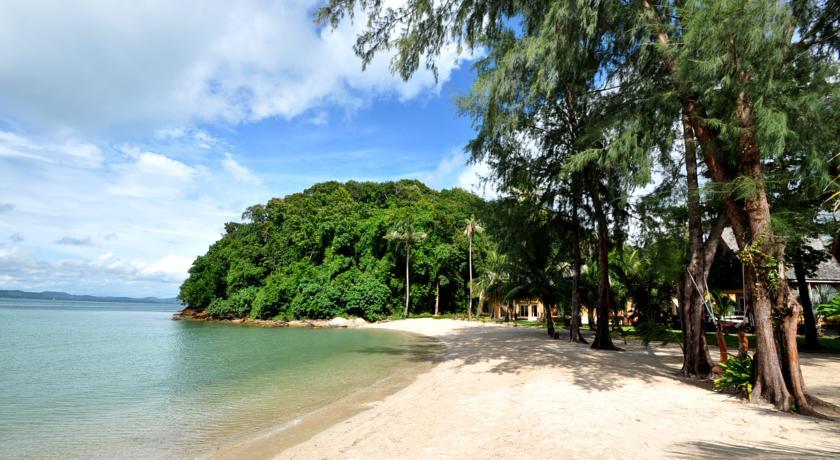 White Dragon Sea View Villa *