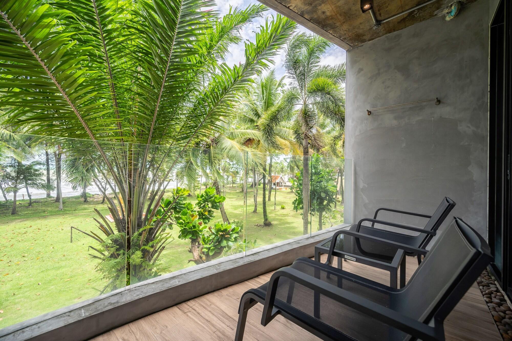 Kokotel Lighthouse Resort