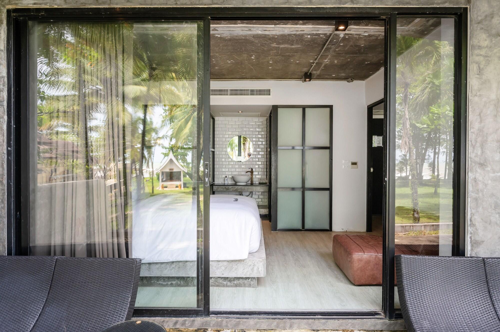 Kokotel Lighthouse Resort 3*