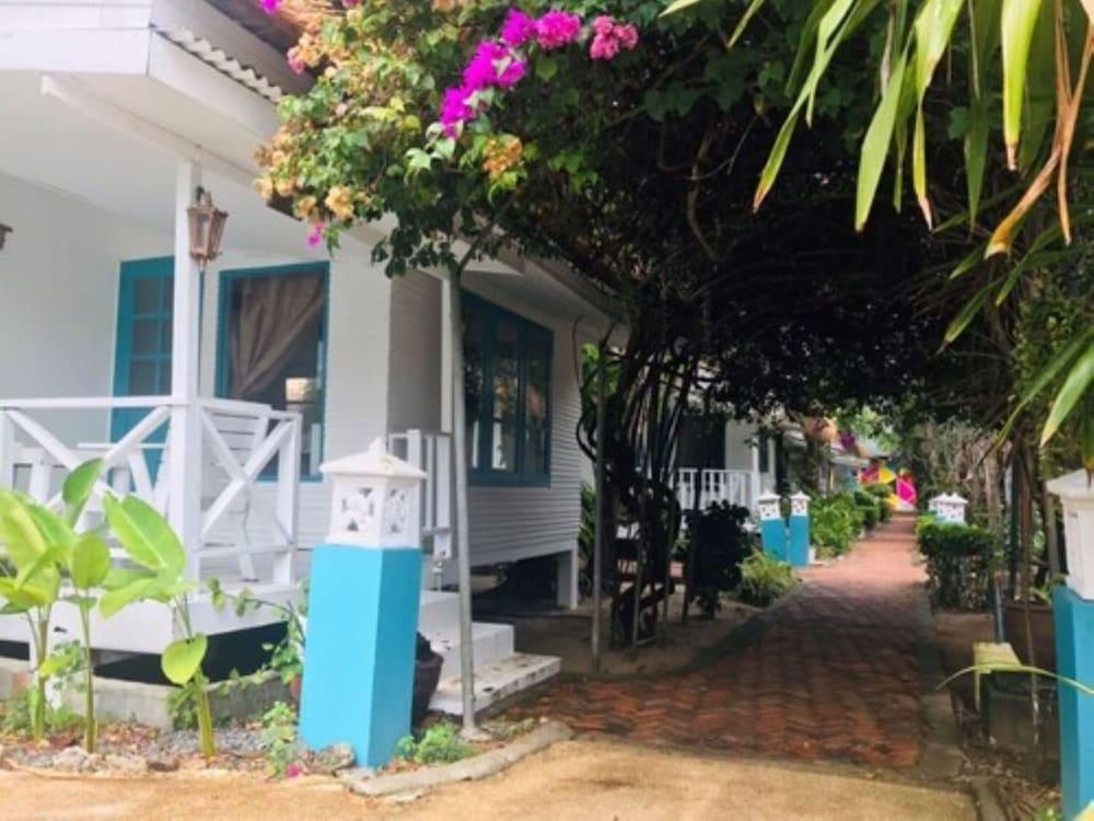 Sea Resort