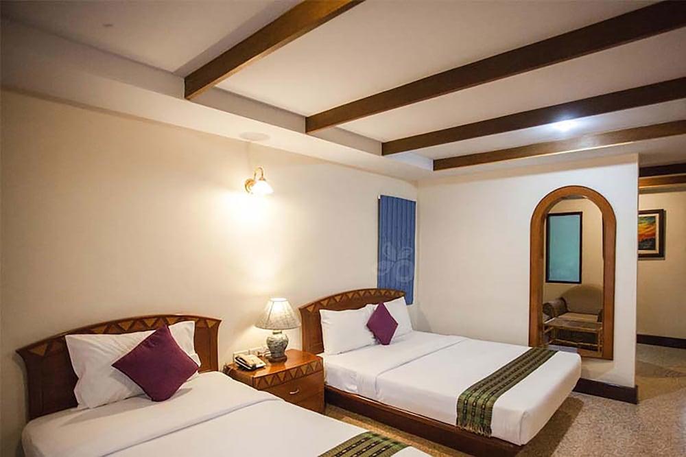 Anyavee Ao Nang Bay Resort 4*