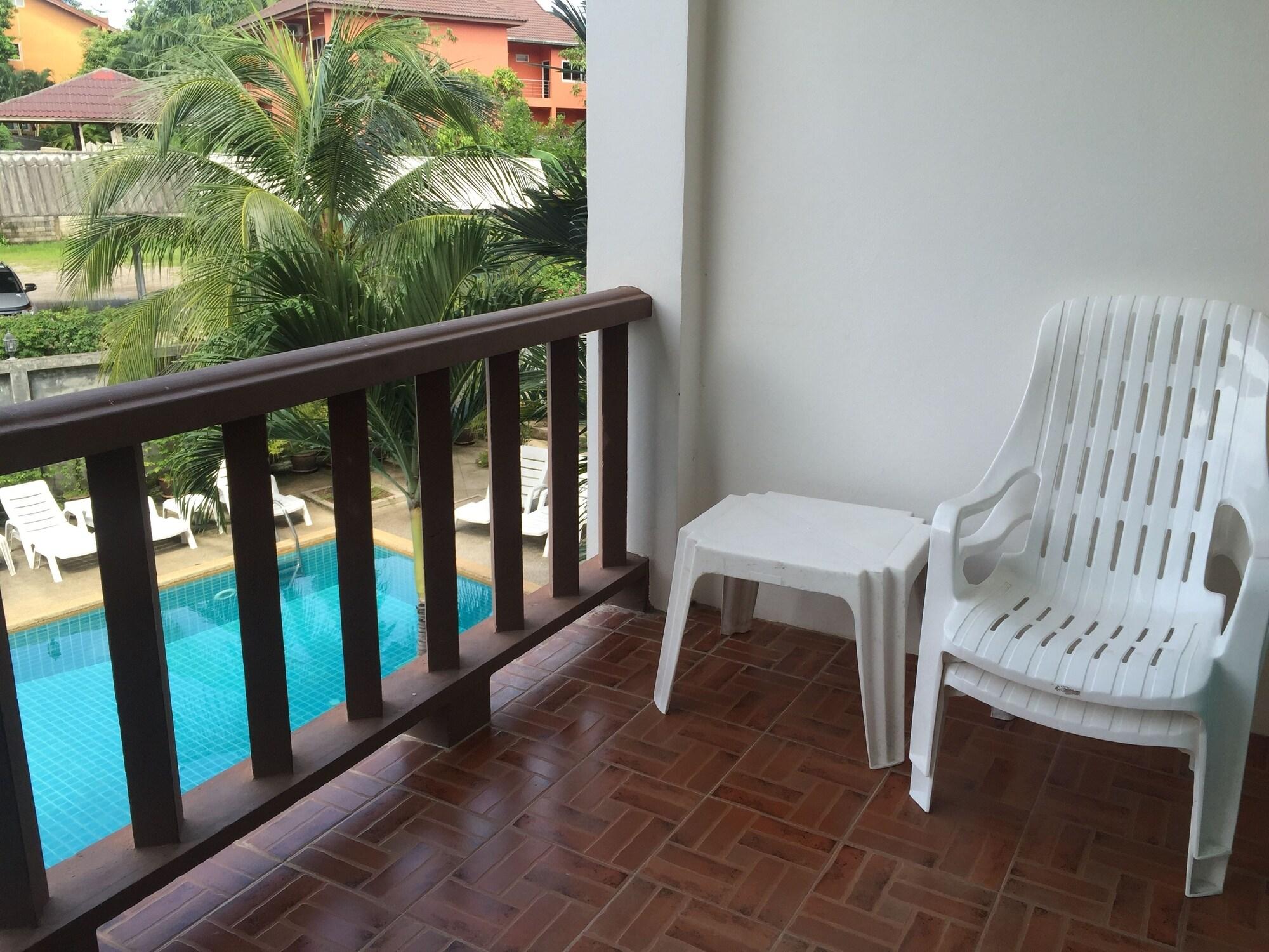 Cozy Place Hotel 2*