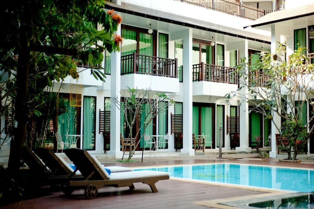 The Mantrini Hotel