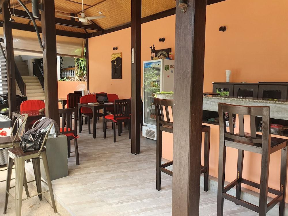Ampha Place Mae Nam