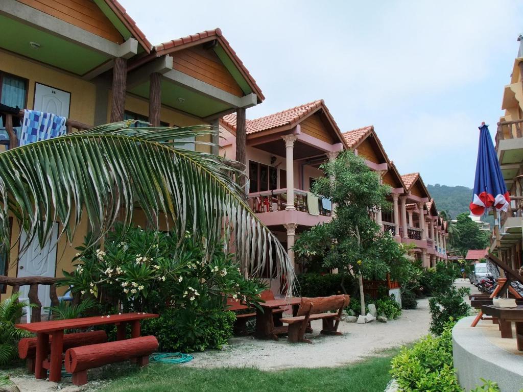 Hotel Friendly &