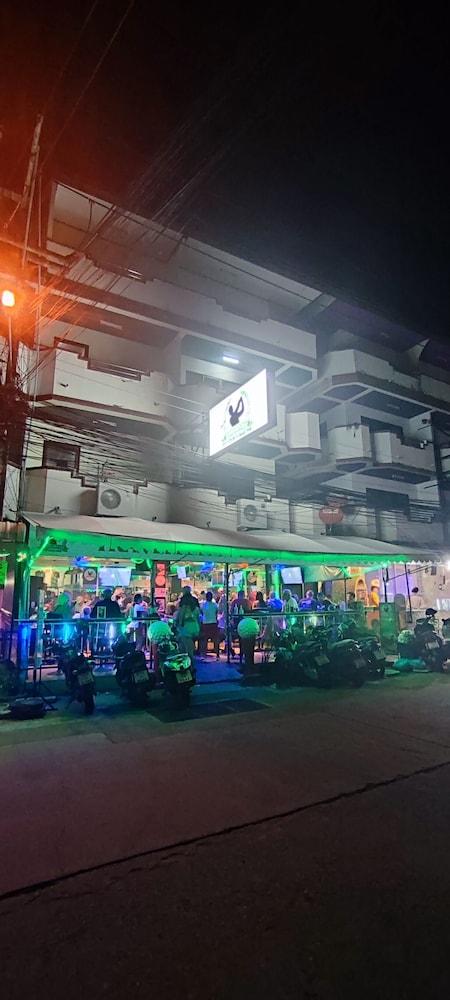 Traveller's Rest Sports Bar Guest house 2*