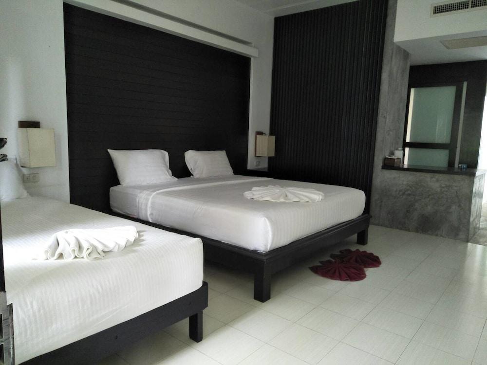 Hotel Holiday Park 3*