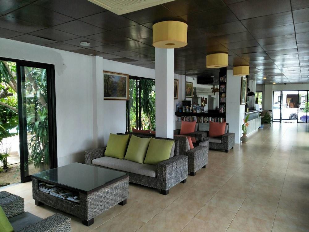 Hotel Holiday Park 3*