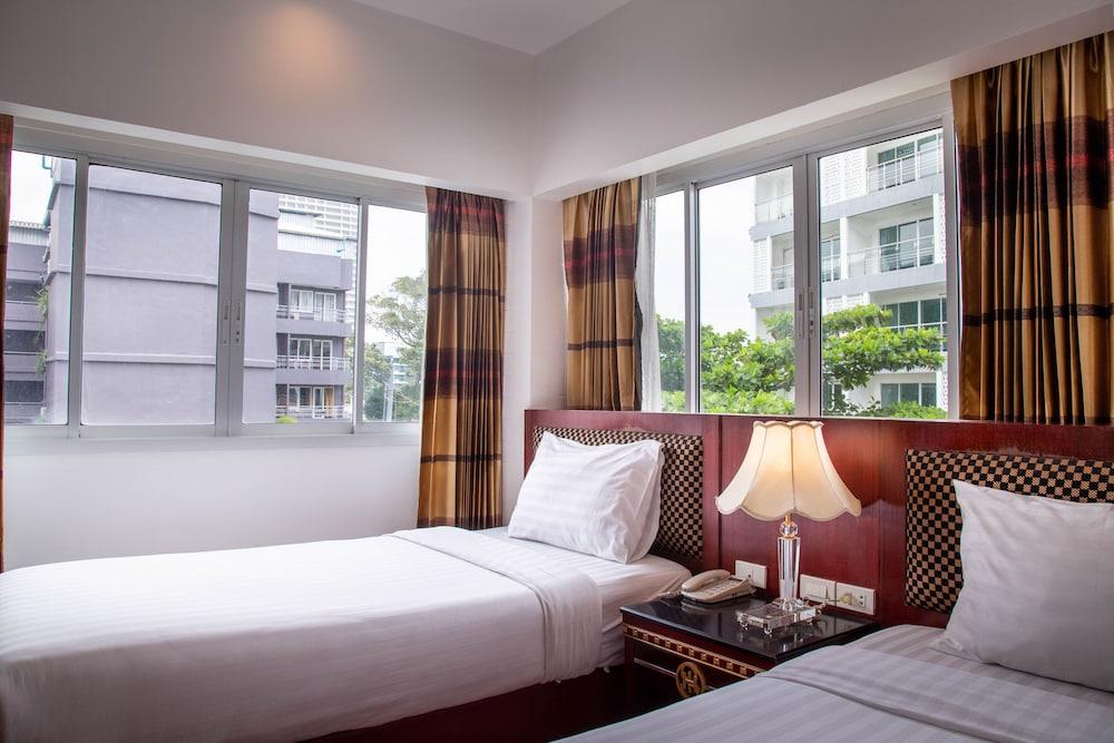 Hisotel Hotel 4*