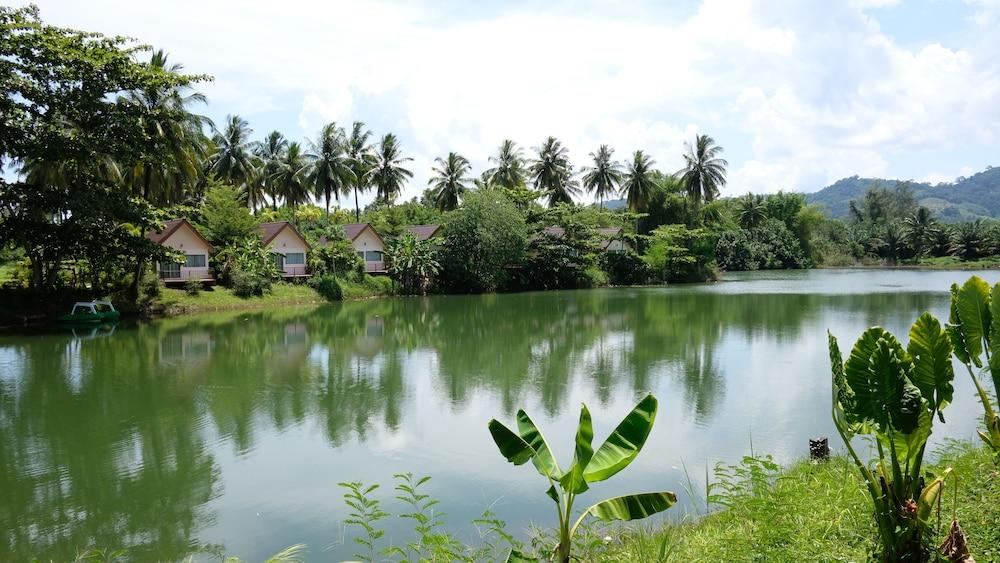 Resort Golden Coconut