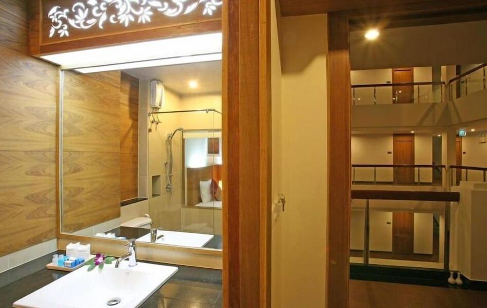 Baan Saikao Plaza & Service Inn 2*