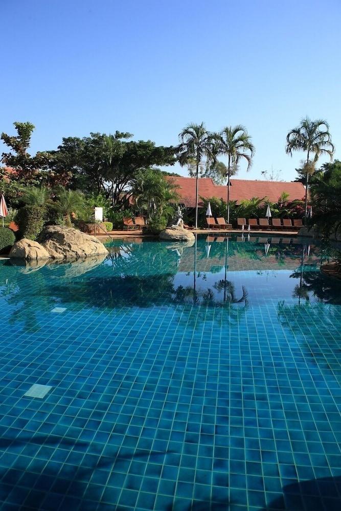 Golden Pine And Resort 4*